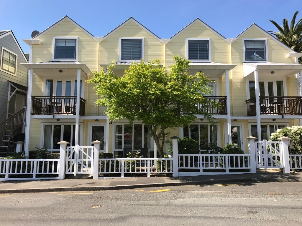 Bruce Waterfront Apartments Akaroa Kültér fotó